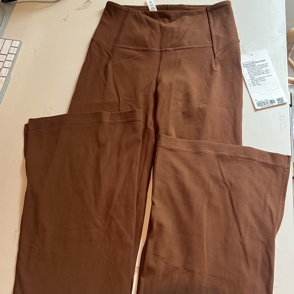 Groove HR Split-Hem Flare Nulu Lululemon leggings size 4